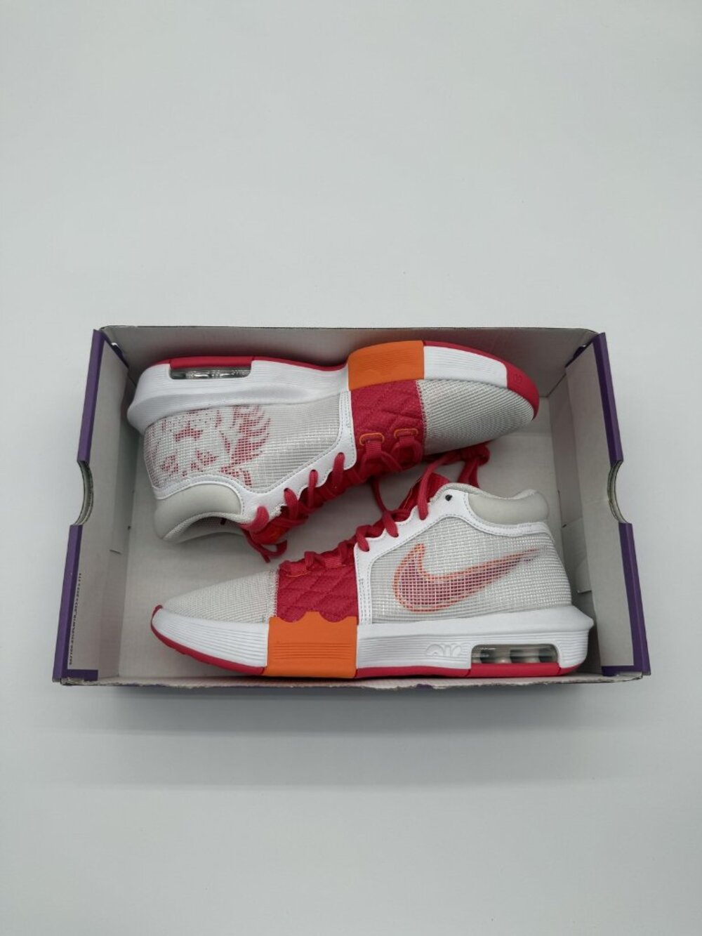 New Nike LeBron Witness VIII Shoes Men's Size 9 White Pink Basketball FB2239 104